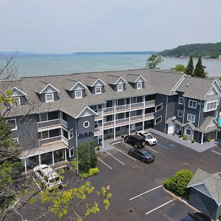 103 North Shore Inn Траверс-Сіті Екстер'єр фото