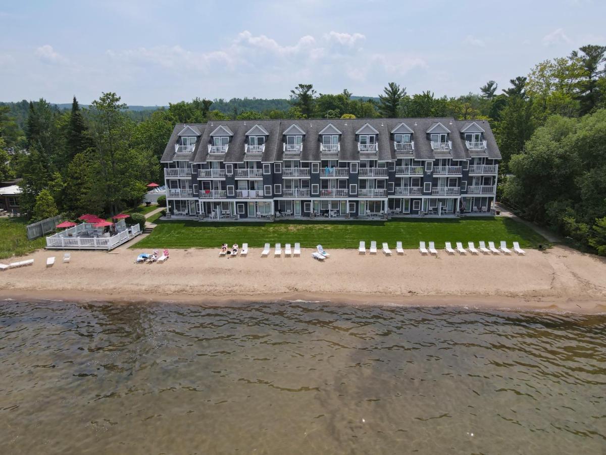 103 North Shore Inn Траверс-Сіті Екстер'єр фото